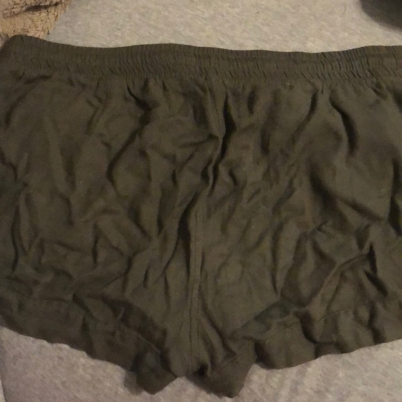 women’s army green loose shorts - Picture 3 of 3